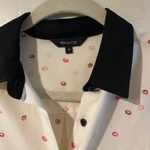 Adorable blouse - Picture 2 of 3